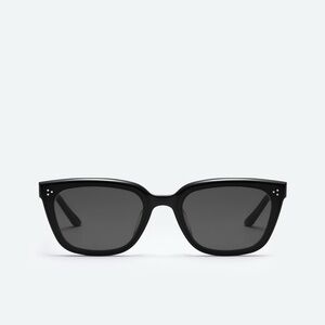 GENTLE MONSTER Sleek Black Sunglasses (NUMER-01)